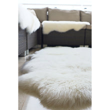 Load image into Gallery viewer, Sheepskin - Natural